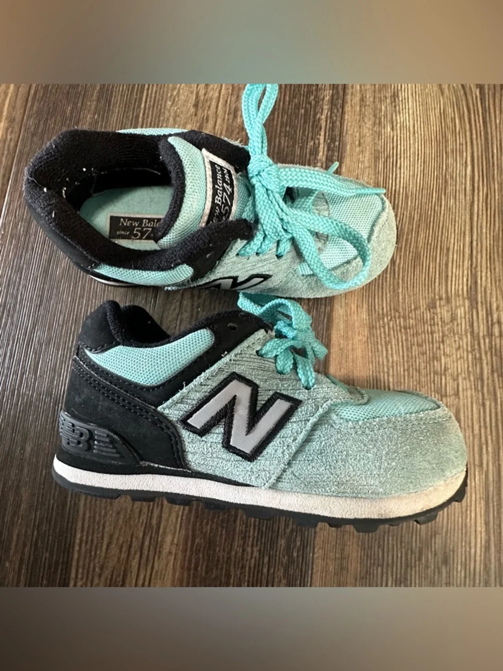 New Balance 574 aqua blue and black lace up sneakers toddler 7 boy or girl